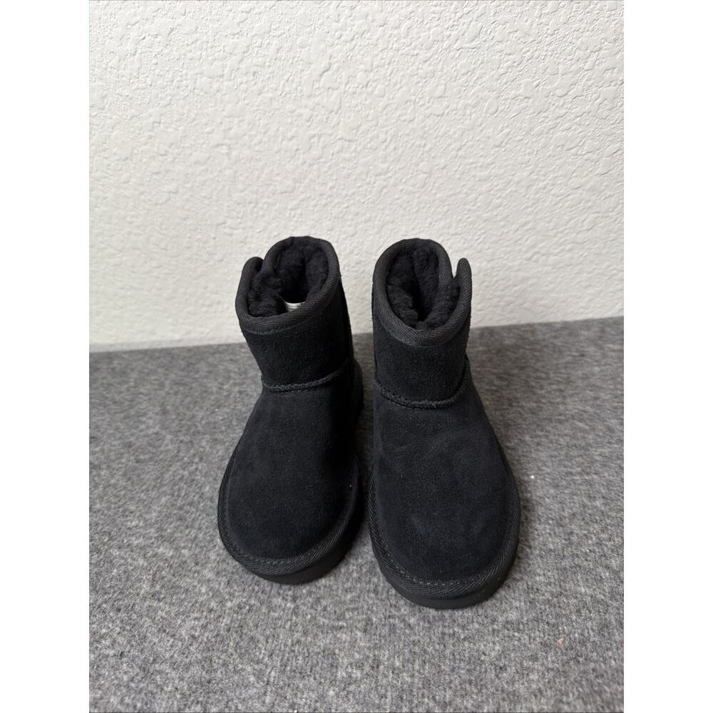 UGG JONA Black Suede Ankle Boots Kids US 7 UGG plush Lining Pull On - Picture 2 of 7